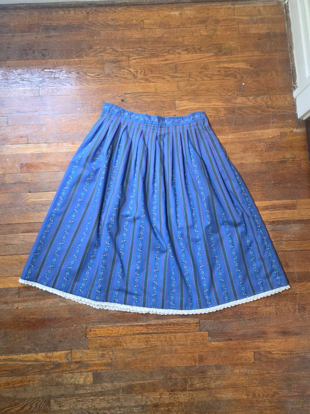 Vintage Handmade Blue Floral Prairie Stripe Pleated Lace Trim Midi Skirt